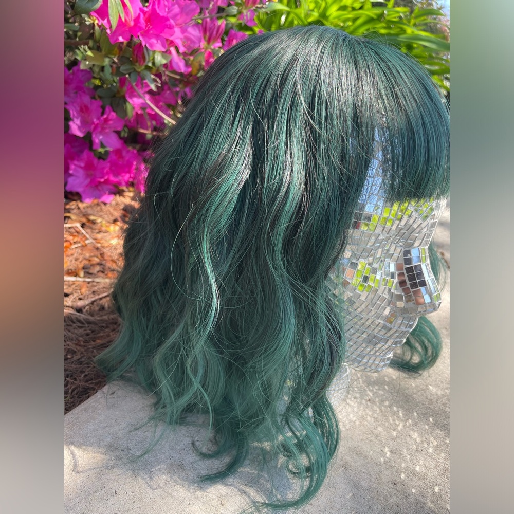 HAIPIS Short Dark Mixed Green Curly Bob Synthetic Wig With Bangs☘️🌈🧑🎤 - Picture 3 of 8